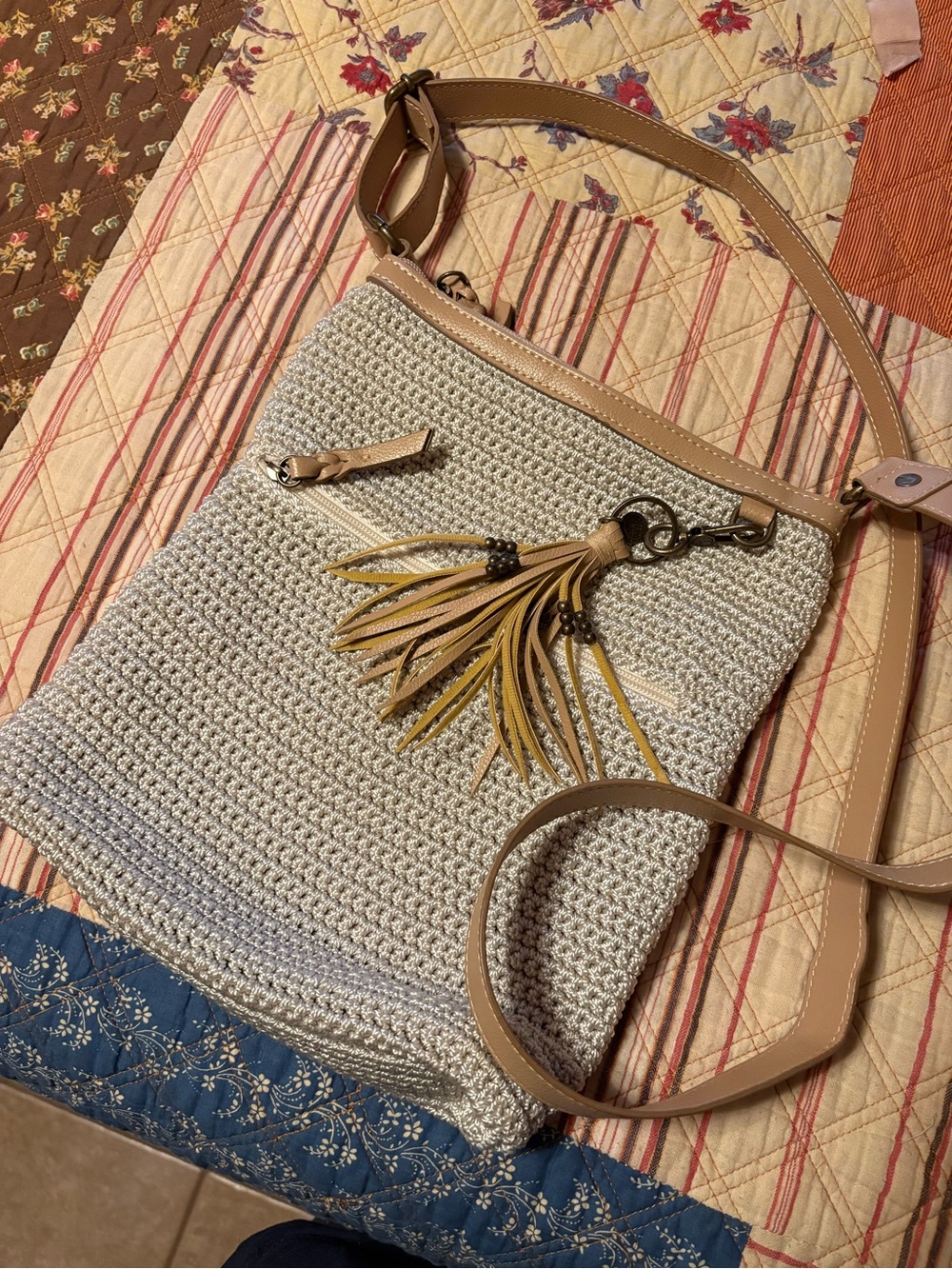 The Sak Cream Crochet Crossbody Bag Leather Tassel Boho Y2K